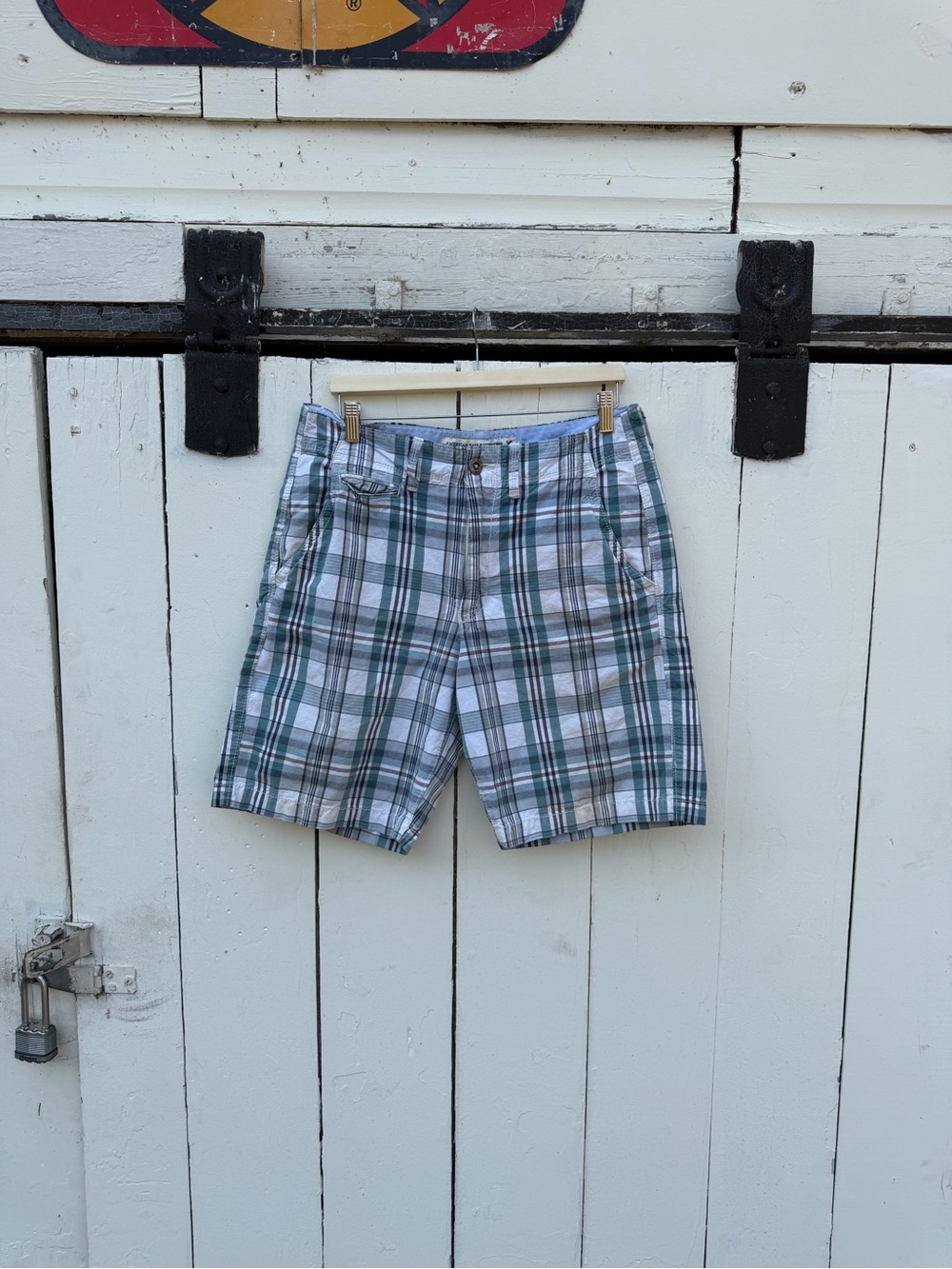 American Eagle Outfitters Men's White and Green Plaid Flat-Front Shorts